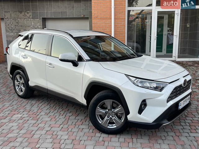 Тойота РАВ 4 2022 в Киеве на Automoto.ua Белый Тойота РАВ 4, объемом двигателя 2 л и пробегом 48 тыс. км за 31800 $, фото 9 на Automoto.ua