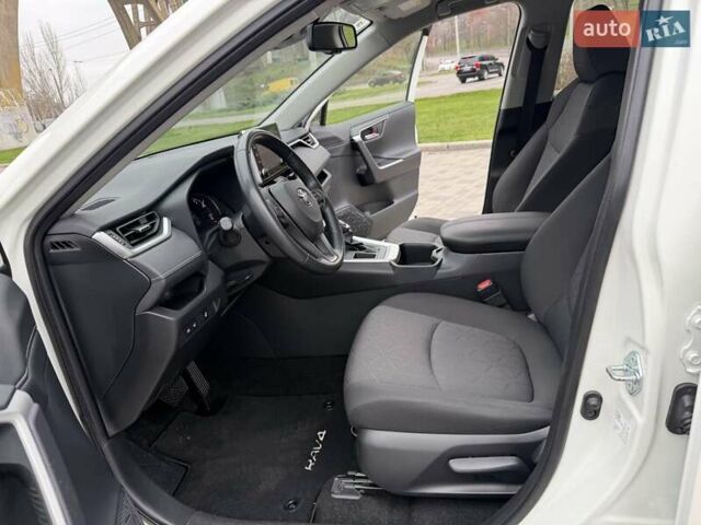 Білий Тойота РАВ 4, об'ємом двигуна 1.99 л та пробігом 25 тис. км за 30500 $, фото 13 на Automoto.ua