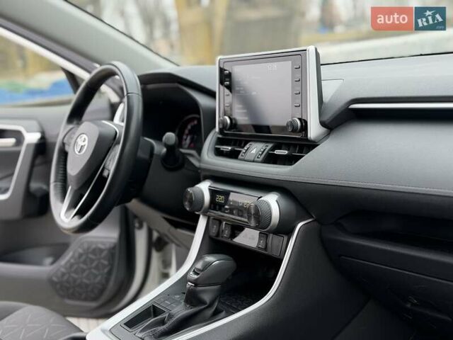 Білий Тойота РАВ 4, об'ємом двигуна 1.99 л та пробігом 25 тис. км за 30500 $, фото 18 на Automoto.ua