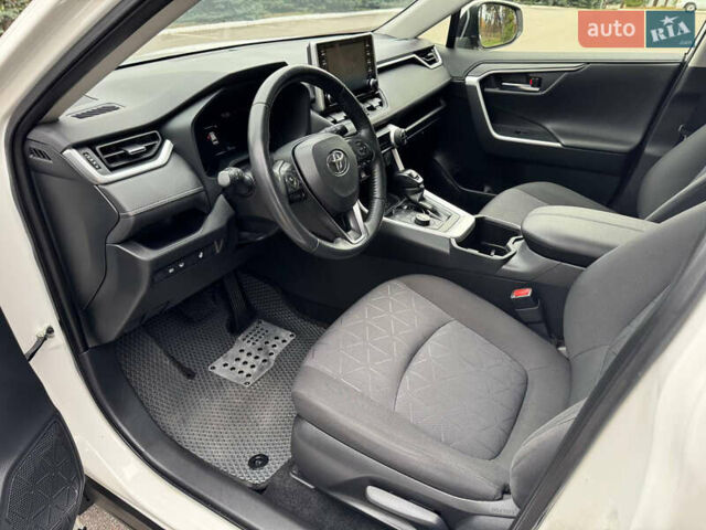 Белый Тойота РАВ 4, объемом двигателя 2 л и пробегом 110 тыс. км за 28000 $, фото 28 на Automoto.ua