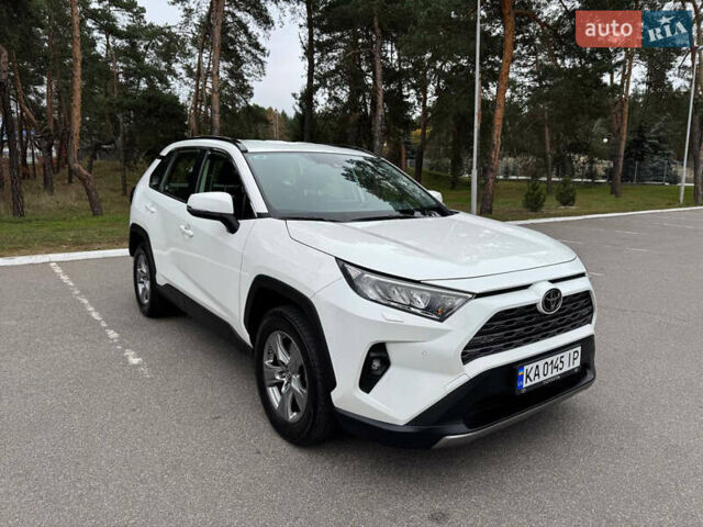 Белый Тойота РАВ 4, объемом двигателя 2 л и пробегом 110 тыс. км за 28000 $, фото 3 на Automoto.ua