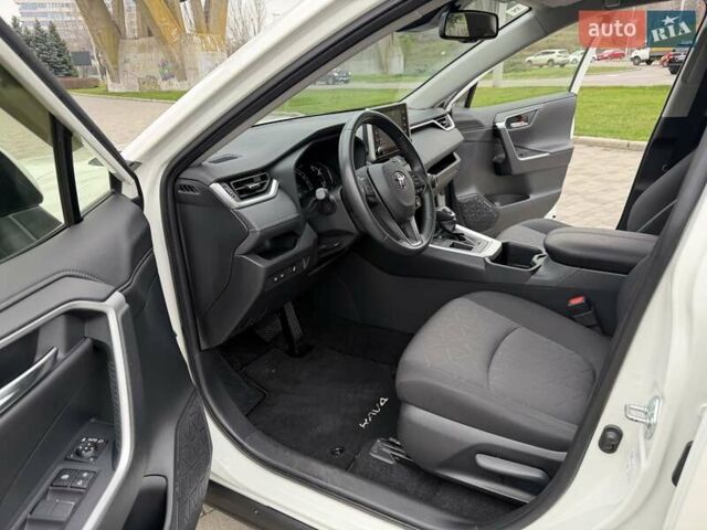 Білий Тойота РАВ 4, об'ємом двигуна 1.99 л та пробігом 25 тис. км за 30500 $, фото 14 на Automoto.ua