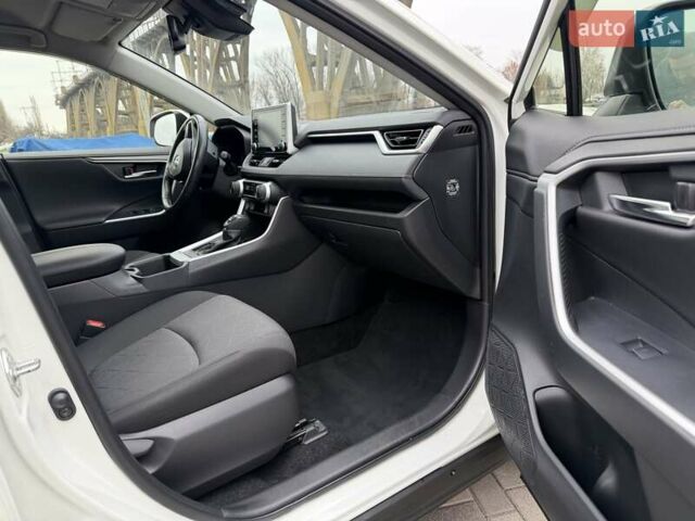 Білий Тойота РАВ 4, об'ємом двигуна 1.99 л та пробігом 25 тис. км за 30500 $, фото 10 на Automoto.ua