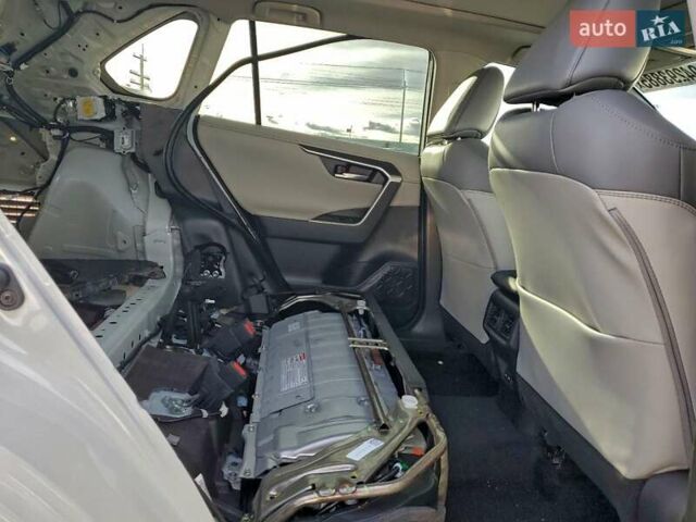 Белый Тойота РАВ 4, объемом двигателя 2.49 л и пробегом 51 тыс. км за 8000 $, фото 10 на Automoto.ua