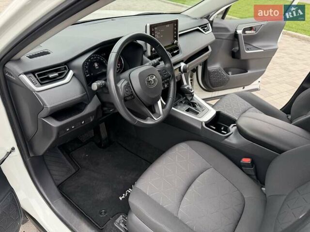 Білий Тойота РАВ 4, об'ємом двигуна 1.99 л та пробігом 25 тис. км за 30500 $, фото 21 на Automoto.ua