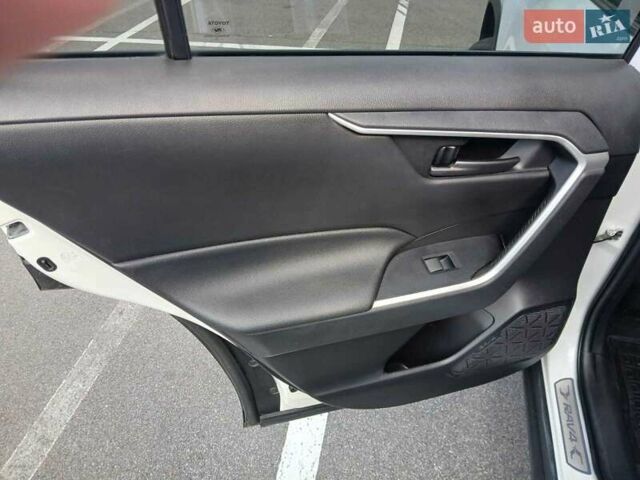 Белый Тойота РАВ 4, объемом двигателя 2.49 л и пробегом 62 тыс. км за 27700 $, фото 12 на Automoto.ua