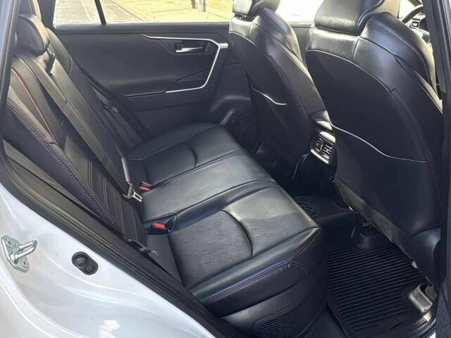 Білий Тойота РАВ 4, об'ємом двигуна 2.5 л та пробігом 24 тис. км за 25200 $, фото 9 на Automoto.ua