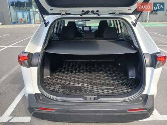 Белый Тойота РАВ 4, объемом двигателя 2.49 л и пробегом 62 тыс. км за 27700 $, фото 6 на Automoto.ua