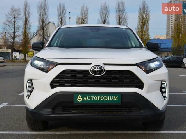 Белый Тойота РАВ 4, объемом двигателя 2.49 л и пробегом 62 тыс. км за 28999 $, фото 2 на Automoto.ua