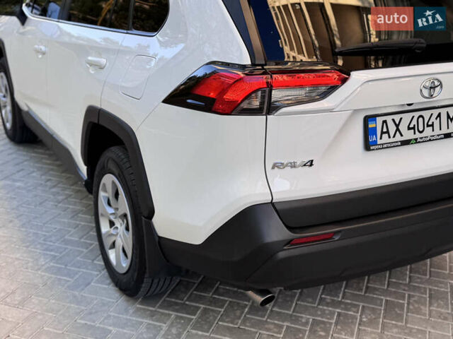 Білий Тойота РАВ 4, об'ємом двигуна 2.5 л та пробігом 98 тис. км за 26900 $, фото 33 на Automoto.ua
