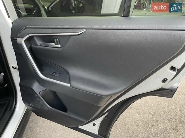 Белый Тойота РАВ 4, объемом двигателя 2.49 л и пробегом 67 тыс. км за 34700 $, фото 44 на Automoto.ua