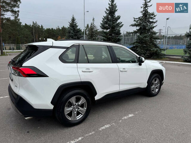 Белый Тойота РАВ 4, объемом двигателя 2 л и пробегом 110 тыс. км за 28000 $, фото 10 на Automoto.ua