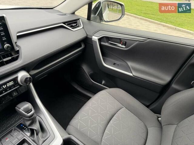 Білий Тойота РАВ 4, об'ємом двигуна 1.99 л та пробігом 25 тис. км за 30500 $, фото 27 на Automoto.ua