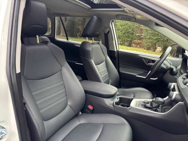 Белый Тойота РАВ 4, объемом двигателя 2.5 л и пробегом 24 тыс. км за 16800 $, фото 5 на Automoto.ua