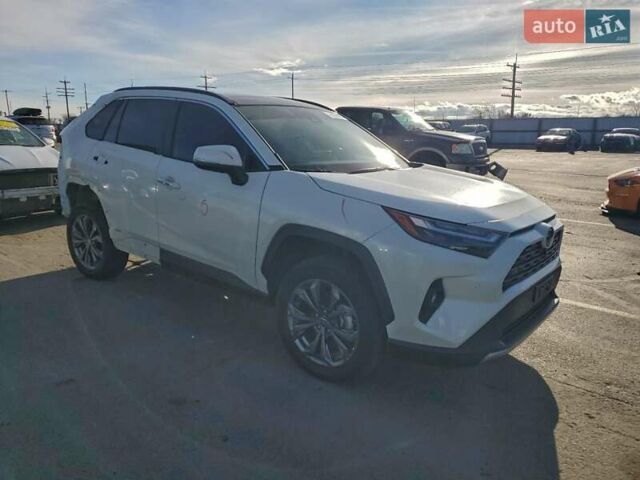 Белый Тойота РАВ 4, объемом двигателя 2.49 л и пробегом 51 тыс. км за 8000 $, фото 4 на Automoto.ua