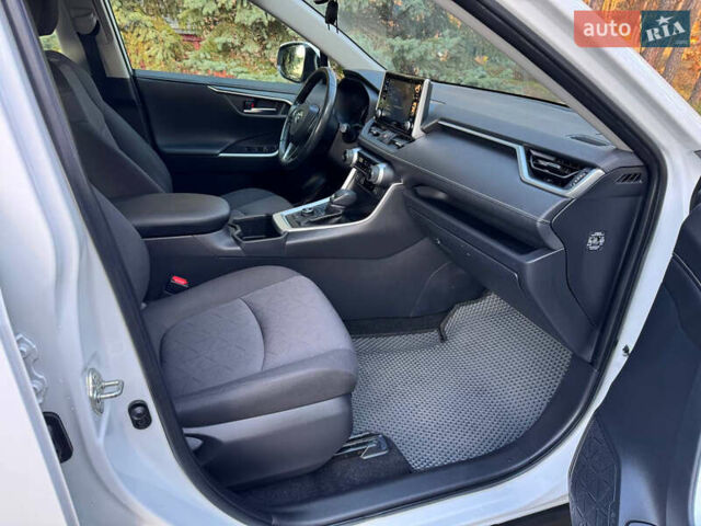 Белый Тойота РАВ 4, объемом двигателя 1.99 л и пробегом 108 тыс. км за 28500 $, фото 30 на Automoto.ua