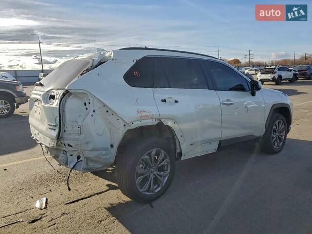 Белый Тойота РАВ 4, объемом двигателя 2.49 л и пробегом 51 тыс. км за 8000 $, фото 3 на Automoto.ua