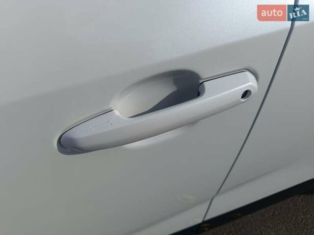 Белый Тойота РАВ 4, объемом двигателя 2.49 л и пробегом 41 тыс. км за 34800 $, фото 14 на Automoto.ua