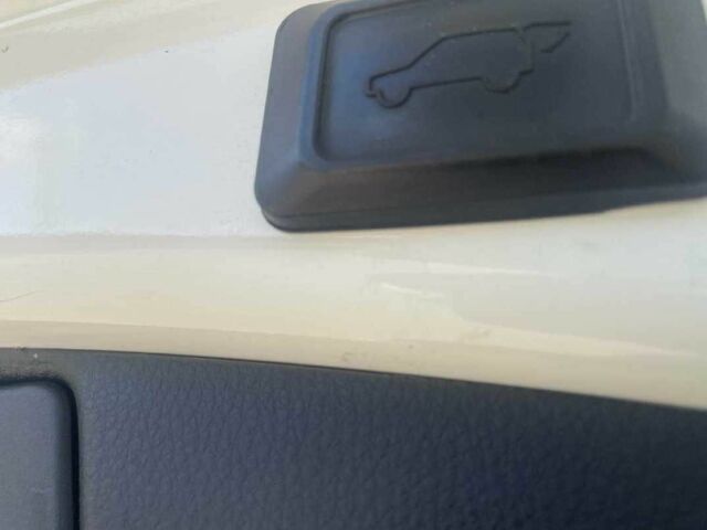 Белый Тойота РАВ 4, объемом двигателя 0 л и пробегом 90 тыс. км за 18500 $, фото 15 на Automoto.ua