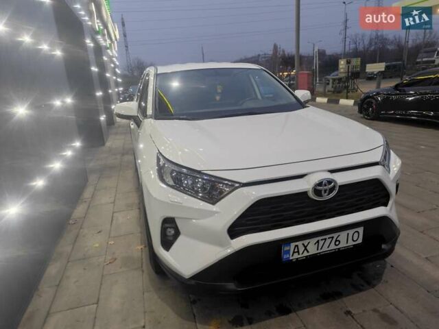 Белый Тойота РАВ 4, объемом двигателя 1.99 л и пробегом 25 тыс. км за 32000 $, фото 5 на Automoto.ua