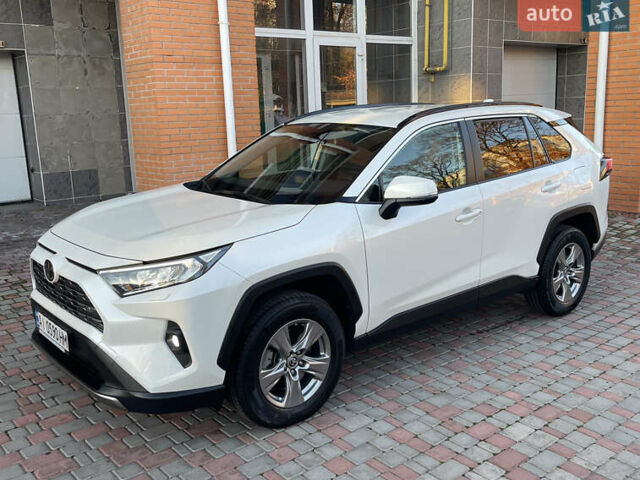 Тойота РАВ 4 2022 в Киеве на Automoto.ua Белый Тойота РАВ 4, объемом двигателя 2 л и пробегом 48 тыс. км за 31800 $, фото 10 на Automoto.ua