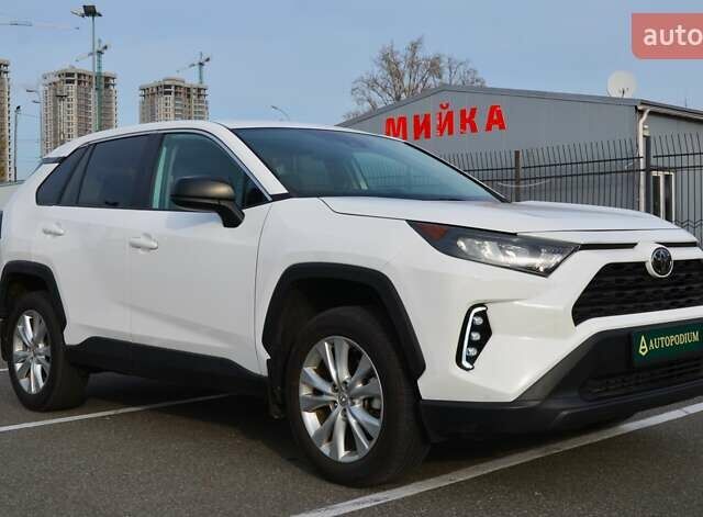 Белый Тойота РАВ 4, объемом двигателя 2.49 л и пробегом 62 тыс. км за 28999 $, фото 1 на Automoto.ua