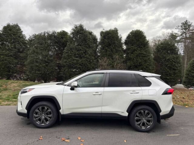 Белый Тойота РАВ 4, объемом двигателя 2.5 л и пробегом 24 тыс. км за 16800 $, фото 1 на Automoto.ua