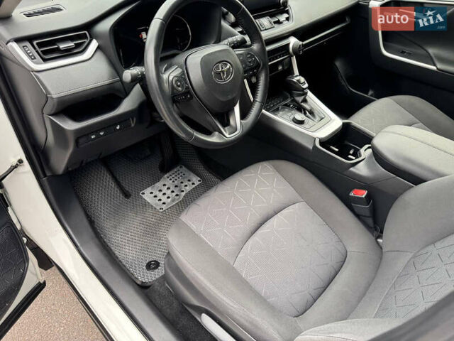 Белый Тойота РАВ 4, объемом двигателя 2 л и пробегом 110 тыс. км за 28000 $, фото 29 на Automoto.ua