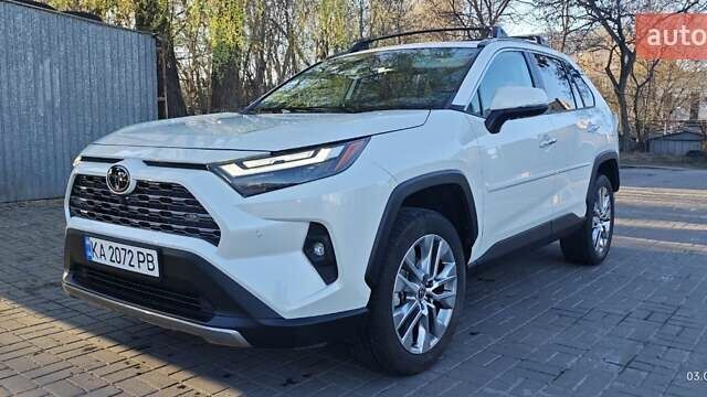 Белый Тойота РАВ 4, объемом двигателя 2.49 л и пробегом 13 тыс. км за 37100 $, фото 2 на Automoto.ua