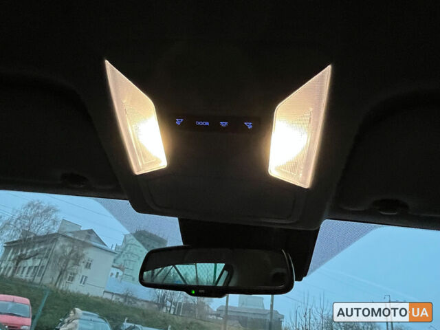 Білий Тойота РАВ 4, об'ємом двигуна 2 л та пробігом 13 тис. км за 42000 $, фото 18 на Automoto.ua