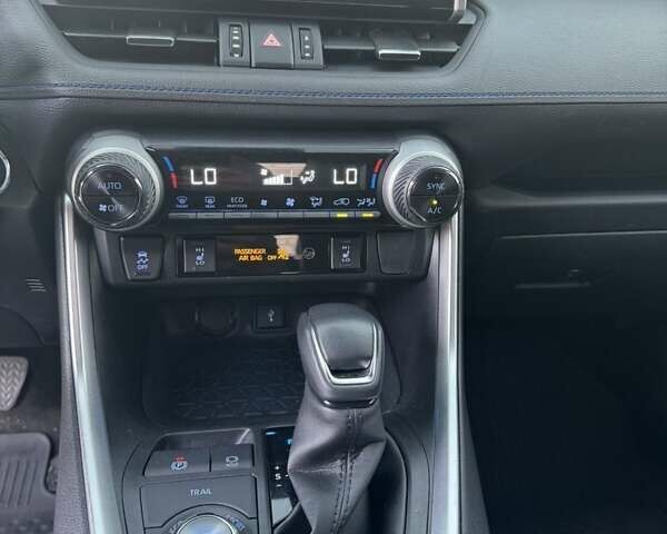 Білий Тойота РАВ 4, об'ємом двигуна 2.5 л та пробігом 14 тис. км за 31700 $, фото 18 на Automoto.ua