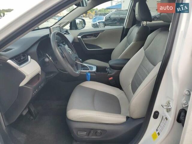 Білий Тойота РАВ 4, об'ємом двигуна 2.49 л та пробігом 143 тис. км за 9000 $, фото 6 на Automoto.ua