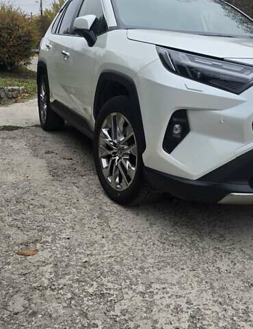 Білий Тойота РАВ 4, об'ємом двигуна 2 л та пробігом 80 тис. км за 31000 $, фото 1 на Automoto.ua