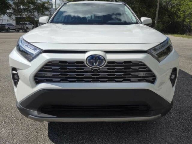 Белый Тойота РАВ 4, объемом двигателя 2.5 л и пробегом 16 тыс. км за 20000 $, фото 1 на Automoto.ua