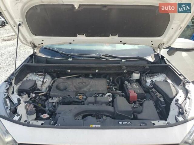 Білий Тойота РАВ 4, об'ємом двигуна 2.49 л та пробігом 143 тис. км за 9000 $, фото 11 на Automoto.ua