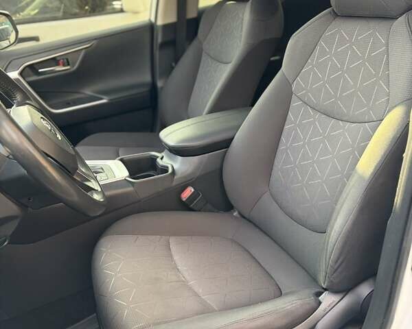 Белый Тойота РАВ 4, объемом двигателя 1.99 л и пробегом 110 тыс. км за 26500 $, фото 6 на Automoto.ua
