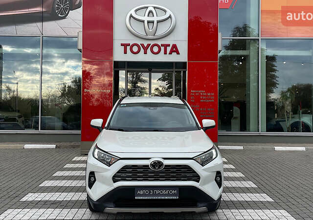 Белый Тойота РАВ 4, объемом двигателя 2 л и пробегом 20 тыс. км за 28752 $, фото 4 на Automoto.ua