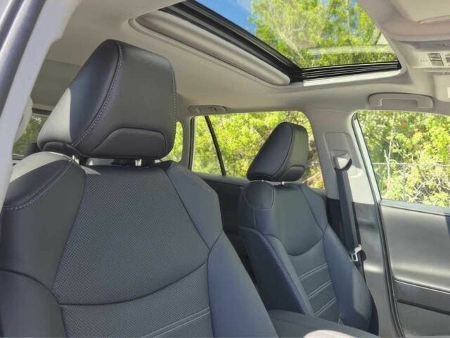 Белый Тойота РАВ 4, объемом двигателя 2.5 л и пробегом 16 тыс. км за 20000 $, фото 8 на Automoto.ua