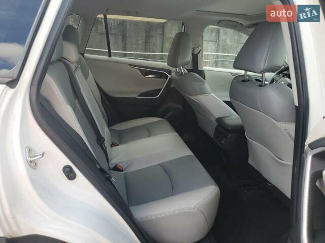 Белый Тойота РАВ 4, объемом двигателя 2.49 л и пробегом 143 тыс. км за 9000 $, фото 10 на Automoto.ua