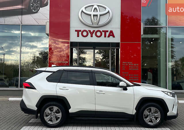 Белый Тойота РАВ 4, объемом двигателя 2 л и пробегом 20 тыс. км за 28752 $, фото 16 на Automoto.ua