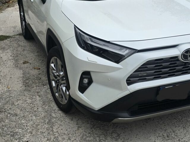 Белый Тойота РАВ 4, объемом двигателя 2 л и пробегом 80 тыс. км за 31000 $, фото 4 на Automoto.ua