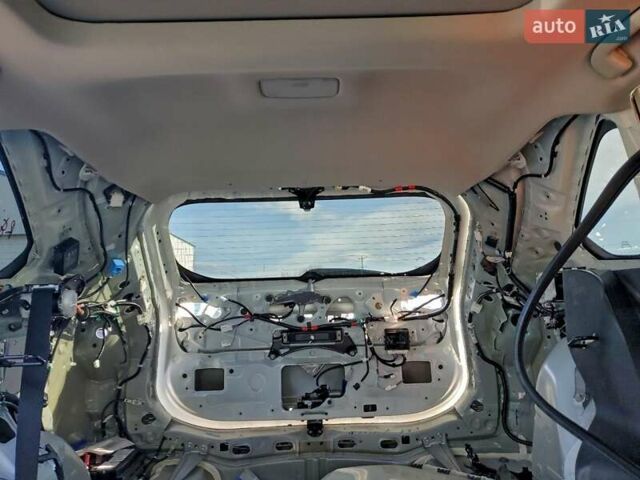 Белый Тойота РАВ 4, объемом двигателя 2.49 л и пробегом 51 тыс. км за 8000 $, фото 9 на Automoto.ua