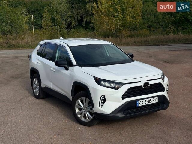 Білий Тойота РАВ 4, об'ємом двигуна 2.49 л та пробігом 63 тис. км за 25900 $, фото 2 на Automoto.ua