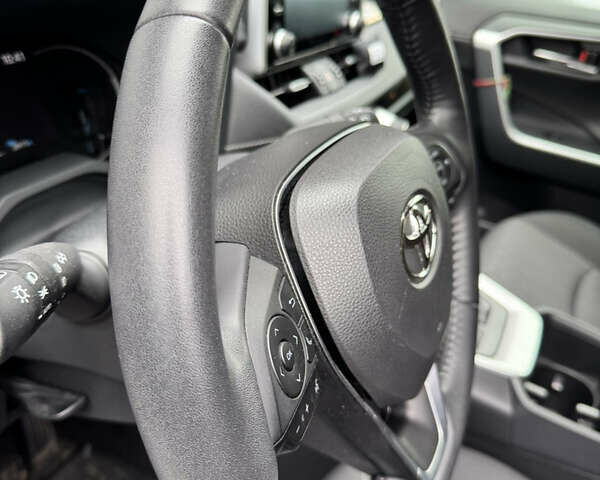 Белый Тойота РАВ 4, объемом двигателя 2.5 л и пробегом 29 тыс. км за 37999 $, фото 3 на Automoto.ua