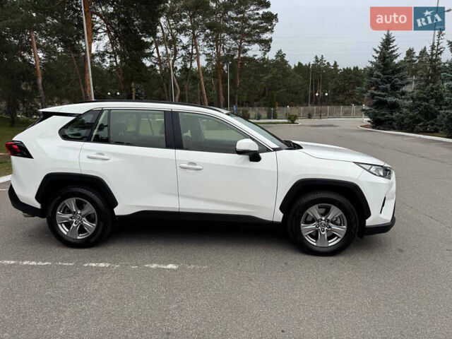 Белый Тойота РАВ 4, объемом двигателя 2 л и пробегом 110 тыс. км за 28000 $, фото 7 на Automoto.ua