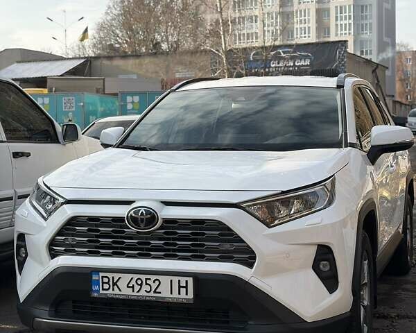 Белый Тойота РАВ 4, объемом двигателя 1.99 л и пробегом 110 тыс. км за 26500 $, фото 2 на Automoto.ua