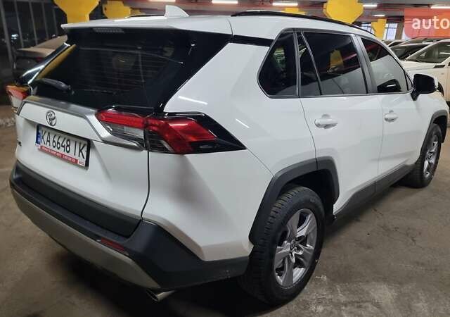 Белый Тойота РАВ 4, объемом двигателя 1.99 л и пробегом 175 тыс. км за 24600 $, фото 4 на Automoto.ua