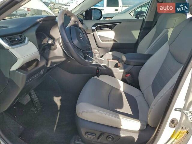 Белый Тойота РАВ 4, объемом двигателя 2.49 л и пробегом 51 тыс. км за 8000 $, фото 6 на Automoto.ua