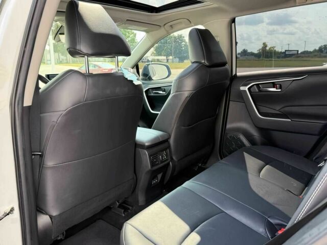 Білий Тойота РАВ 4, об'ємом двигуна 2.5 л та пробігом 11 тис. км за 10200 $, фото 10 на Automoto.ua