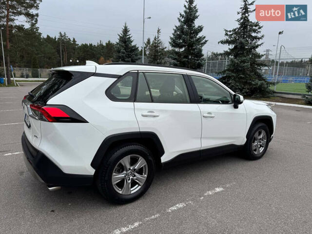 Белый Тойота РАВ 4, объемом двигателя 2 л и пробегом 110 тыс. км за 28000 $, фото 11 на Automoto.ua